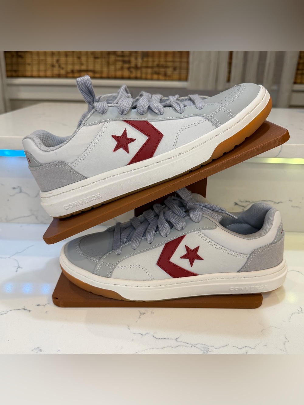 Converse Pro Blaze Classic Low Excellent Condition. Womens size 8